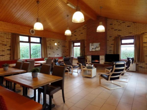 Гостиница Holiday home Recreatiepark Klaverweide 1  Эллемеет